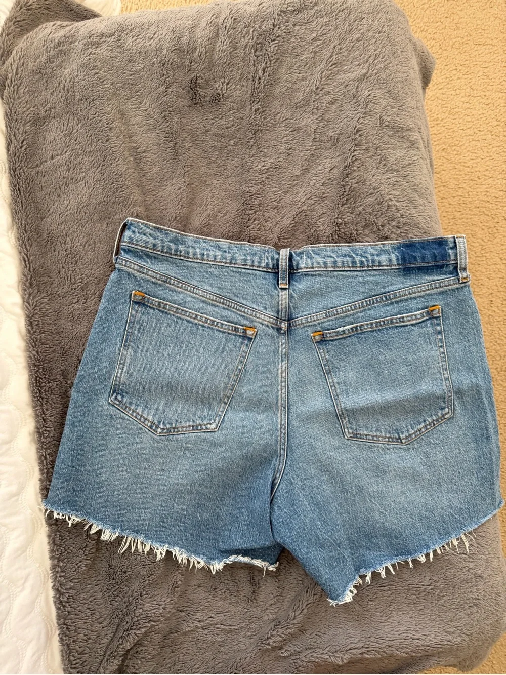 Abercrombie & Fitch The Baggy short Light Blue Denim Cutoff